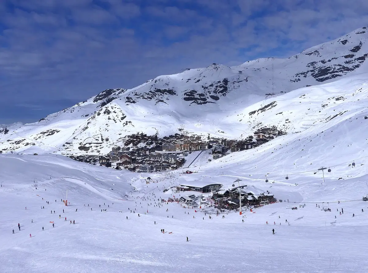 Nedfarten mot Val Thorens i februar