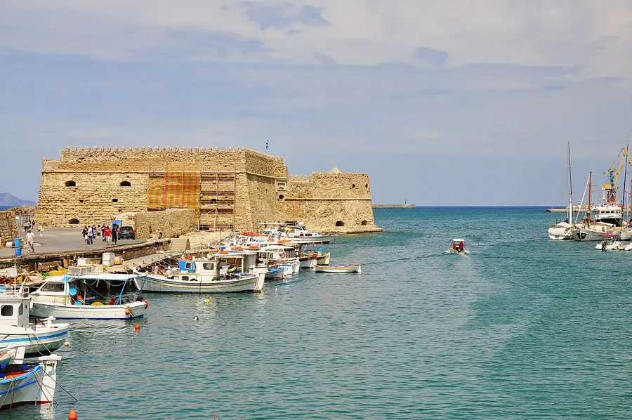Venetianske Koules-festningen i havna i Heraklion