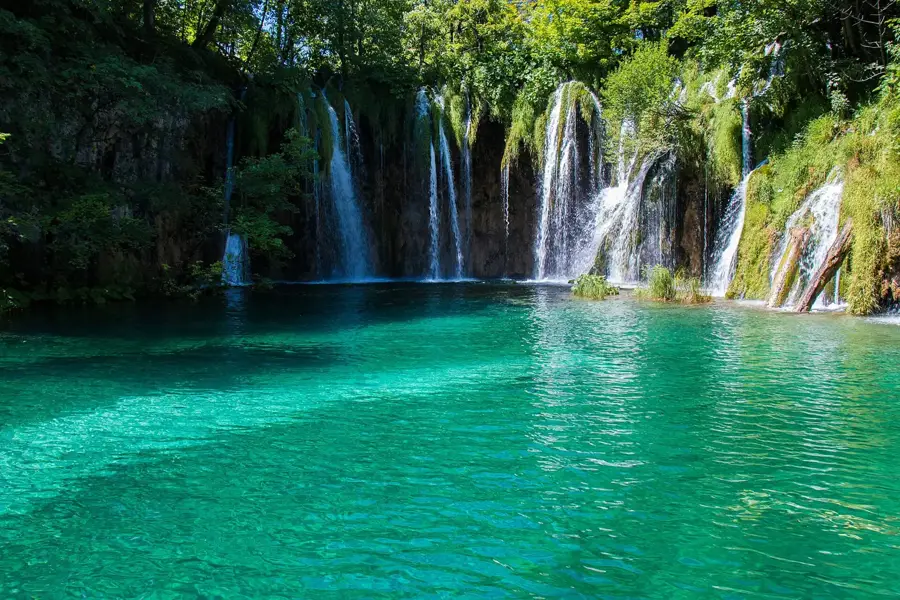 Fosser og turkise sjøer i Plitvice